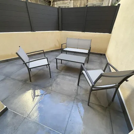 : T2 Avec Terrasse 公寓 *